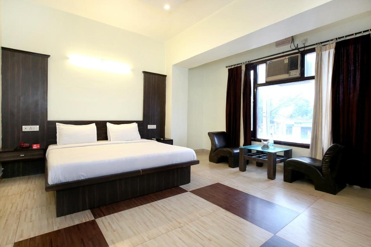 Oyo 9243 Trumpets Hotel Амритсар Екстериор снимка