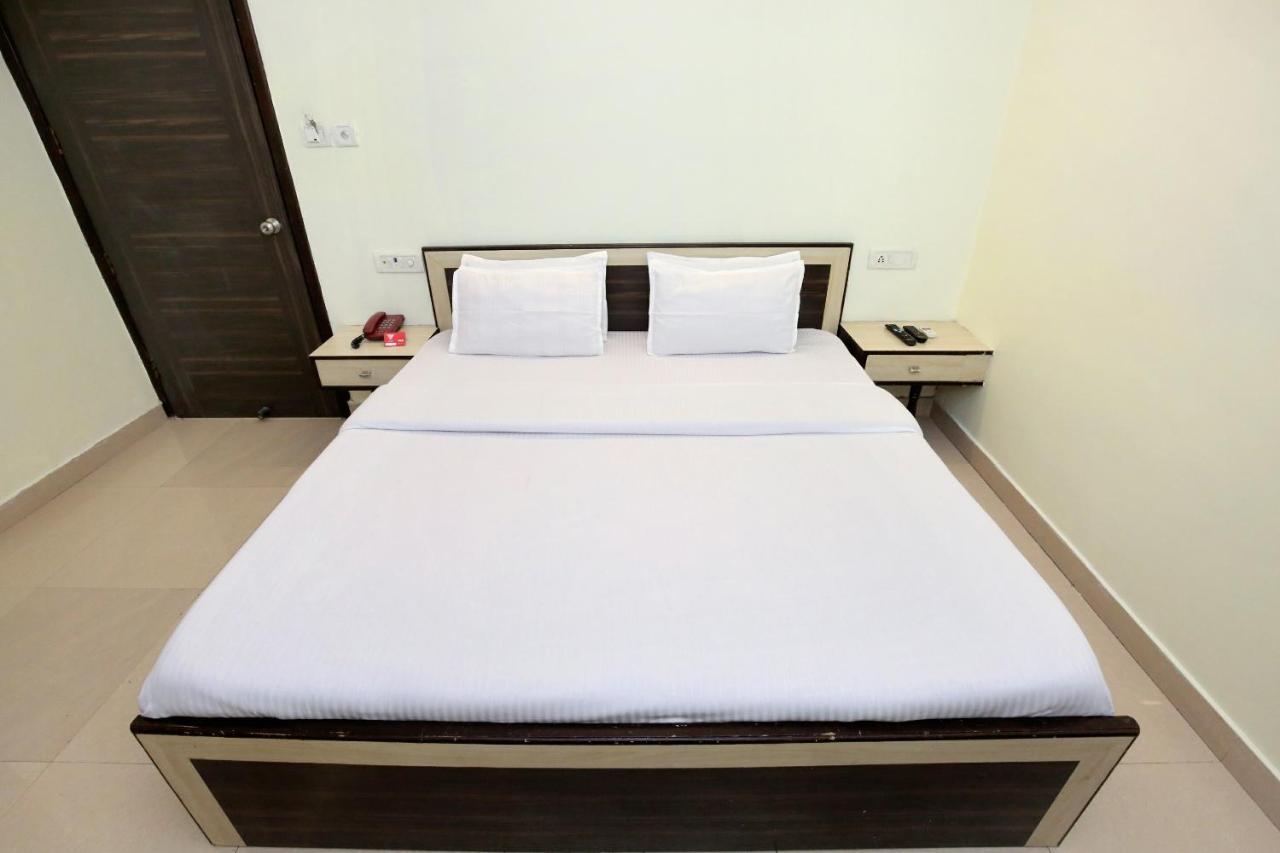 Oyo 9243 Trumpets Hotel Амритсар Екстериор снимка