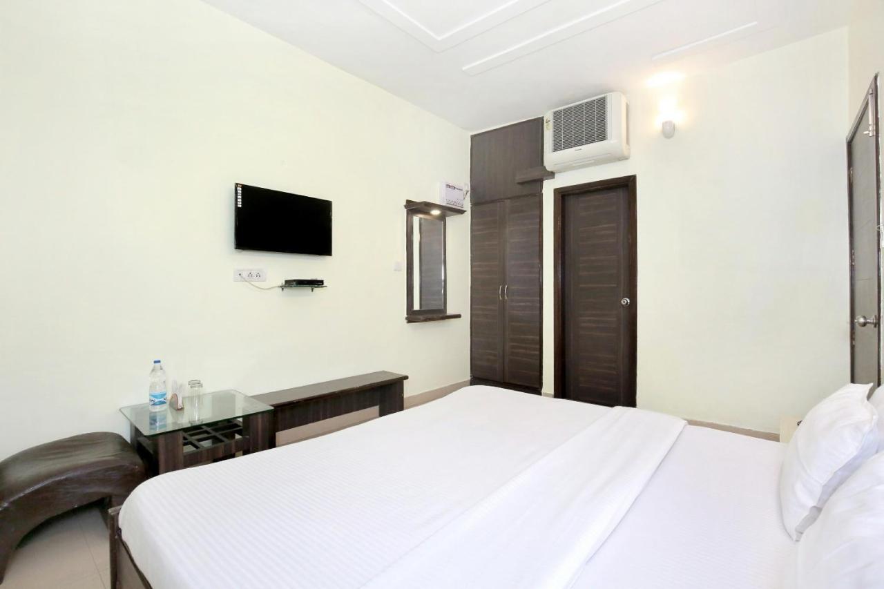 Oyo 9243 Trumpets Hotel Амритсар Екстериор снимка