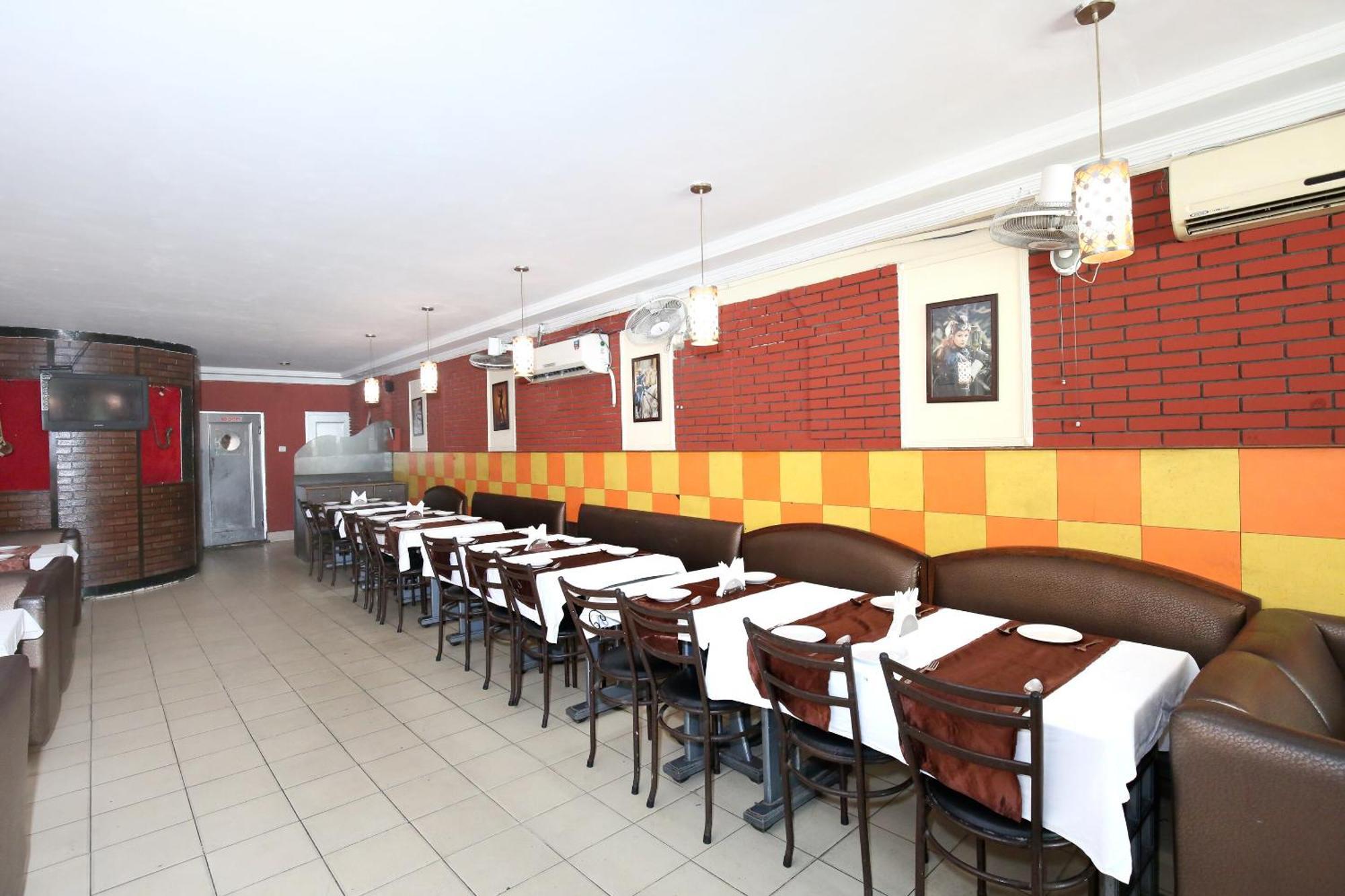 Oyo 9243 Trumpets Hotel Амритсар Екстериор снимка