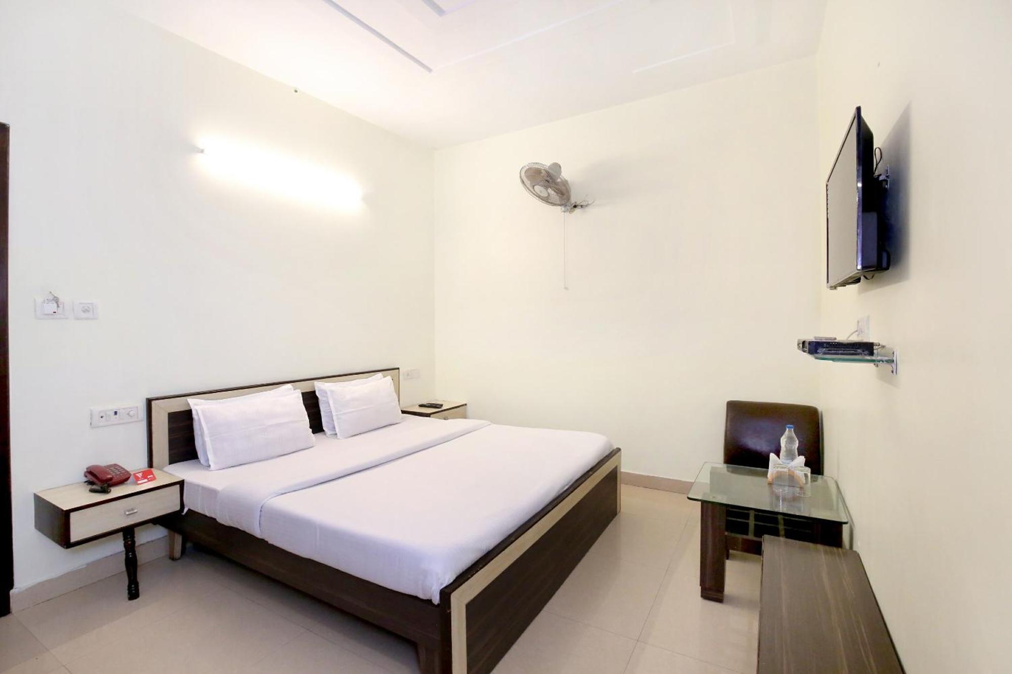 Oyo 9243 Trumpets Hotel Амритсар Екстериор снимка